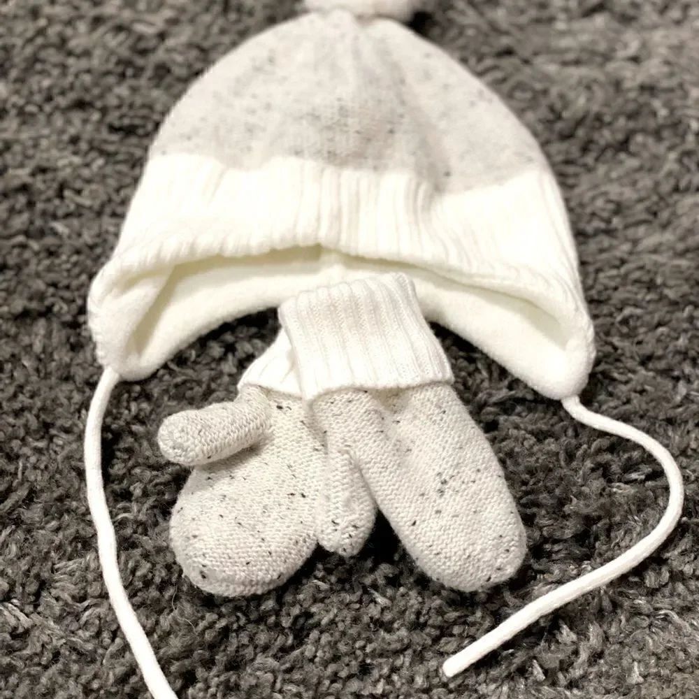 Grey/Off White Hat & Mitten Set - Picture 1 of 3